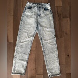 White Fox high rise, white washed, mom style jeans!